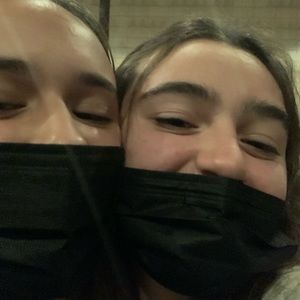 Meet your Posher, Ella